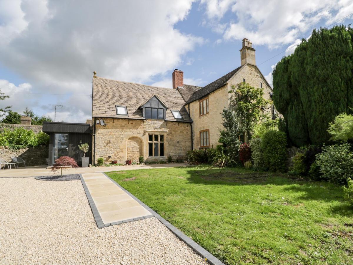 Suncroft Villa Cheltenham Exterior photo